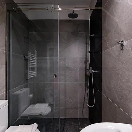 Apartment Renovated 2nd Floor Apt-close To The Park Athens