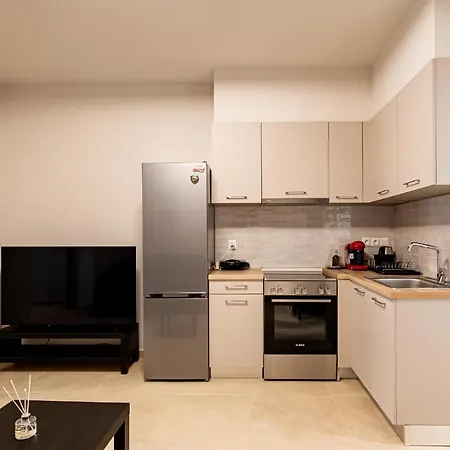 Renovated 2nd Floor Apt-close To The Park * Athens