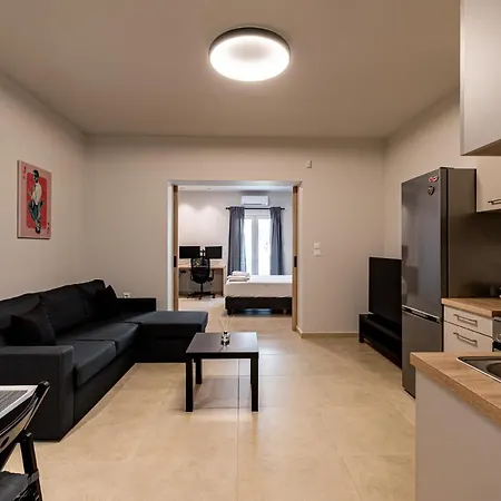 Renovated 2nd Floor Apt-close To The Park