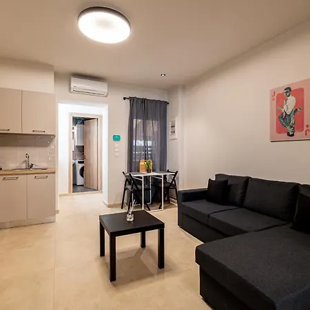 Renovated 2nd Floor Apt-close To The Park Apartment
