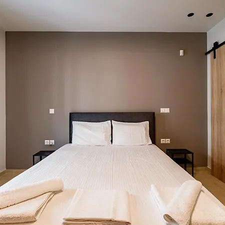 Renovated 2nd Floor Apt-close To The Park *