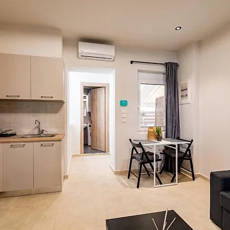 Renovated 2nd Floor Apt-close To The Park Athens