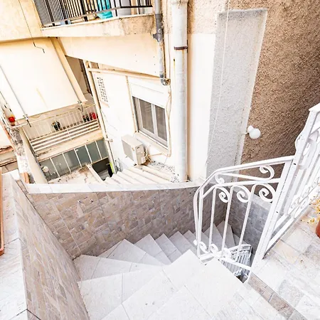 Renovated 2nd Floor Apt-close To The Park * Athens