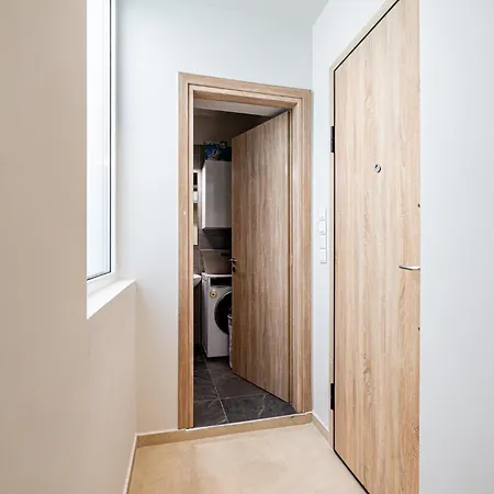 Renovated 2nd Floor Apt-close To The Park * Athens