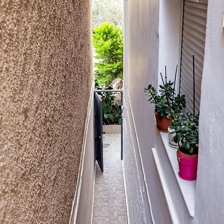 Renovated 2nd Floor Apt-close To The Park * Athens